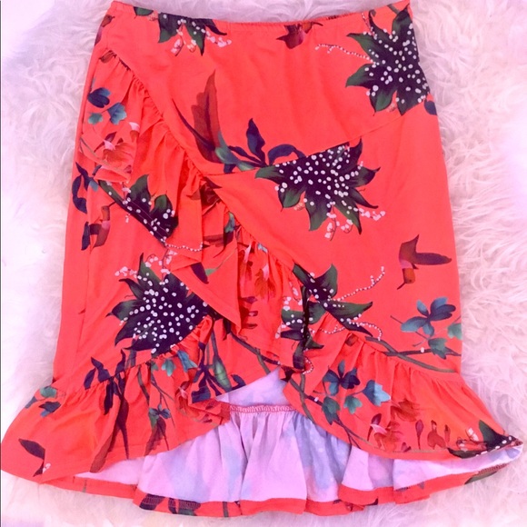 Red ruffle skirt and bow tie top - Picture 7 of 7